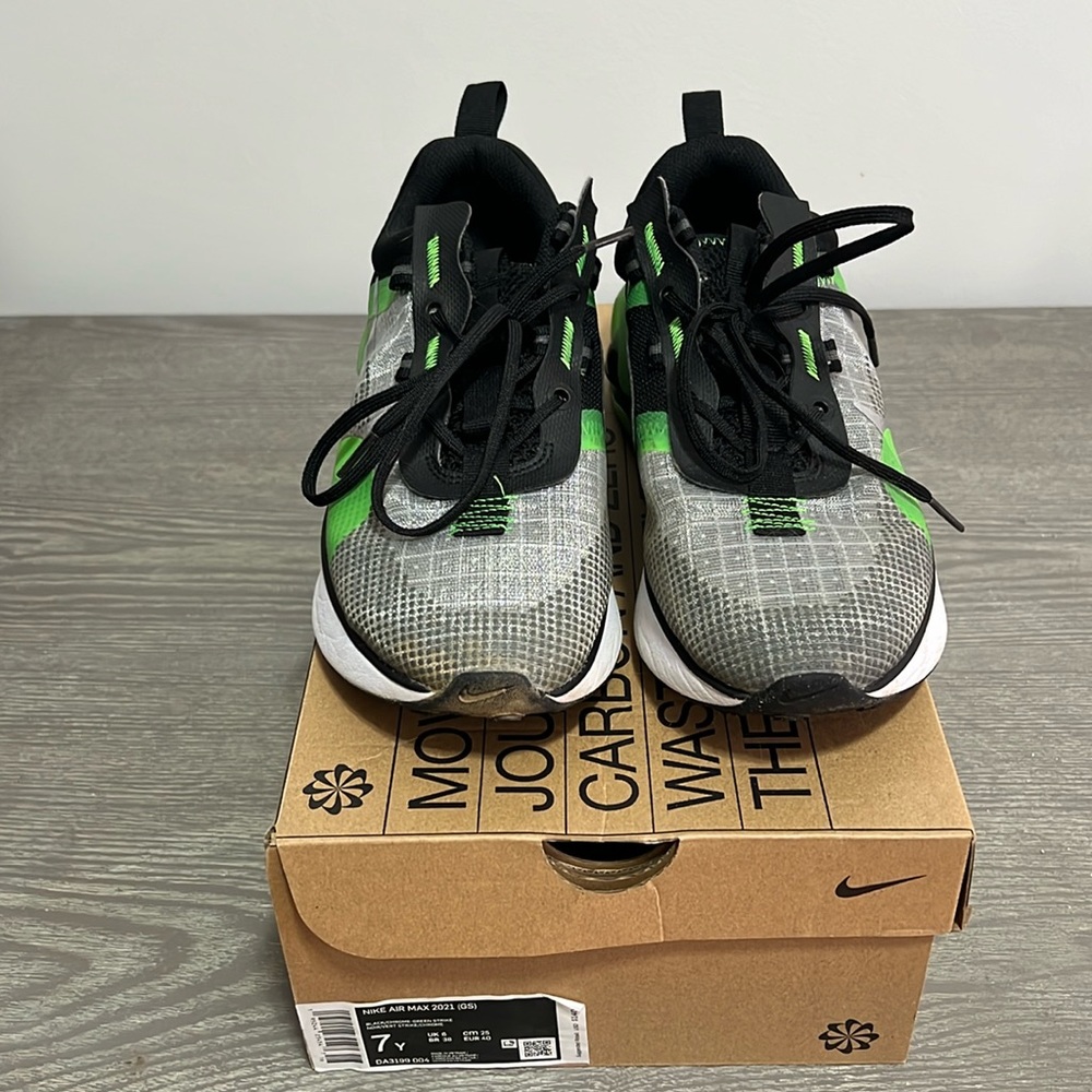 Nike Air Max 2021 sneakers great condition
